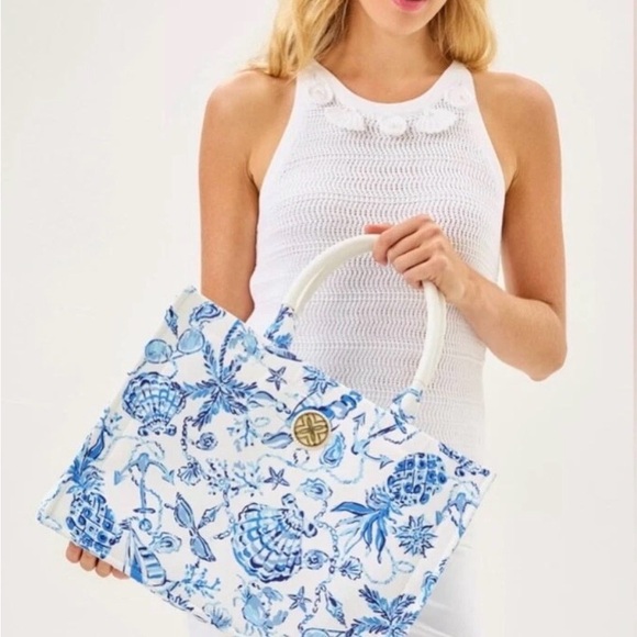 Lilly Pulitzer Handbags - 🆕 Lilly Pulitzer ADAIR TOTE in “Resort White Barefoot Beachcomber” MSRP $198 NWT